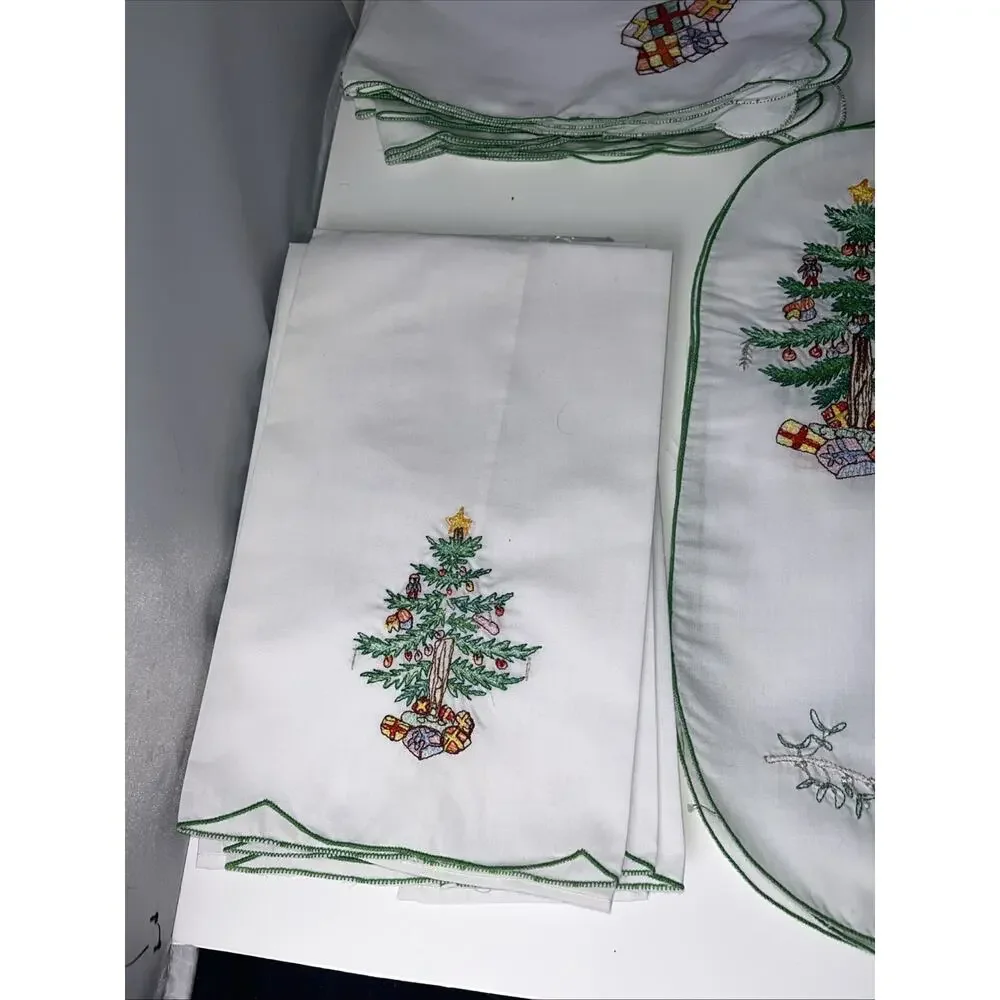 Set of Vintage B.M. Jabara Christmas Embroidered - 8 Placemats 8 Napkins Runner